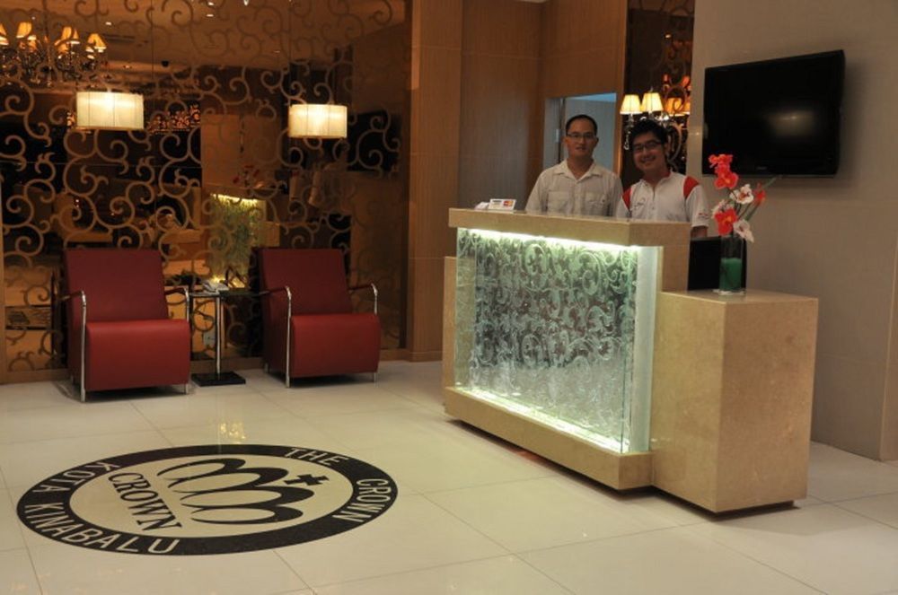 The Crown Borneo Hotel Kota Kinabalu Exterior foto